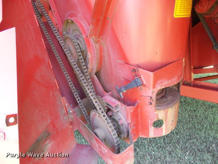 image for item DC5093 1985 Massey-Ferguson 860 combine