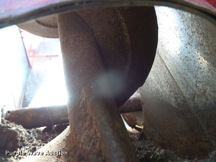 image for item DC5093 1985 Massey-Ferguson 860 combine