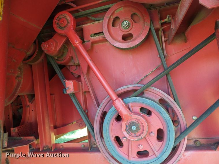 image for item DC5093 1985 Massey-Ferguson 860 combine