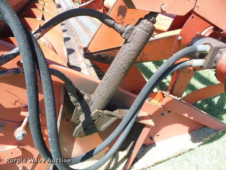 image for item DC5093 1985 Massey-Ferguson 860 combine