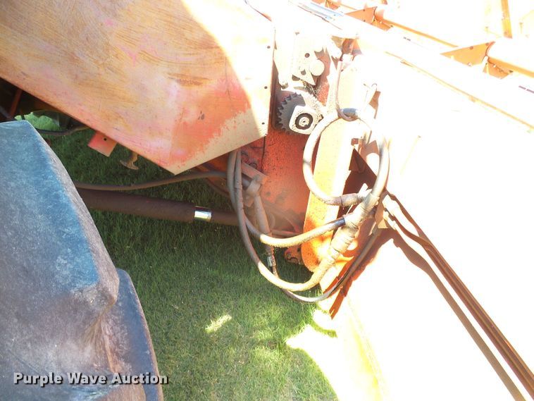 image for item DC5093 1985 Massey-Ferguson 860 combine