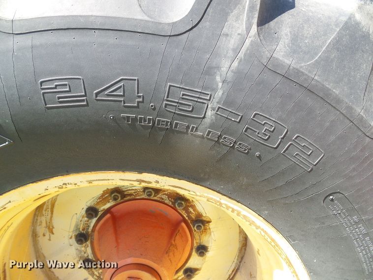 image for item DC5093 1985 Massey-Ferguson 860 combine