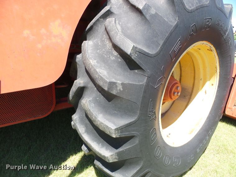 image for item DC5093 1985 Massey-Ferguson 860 combine