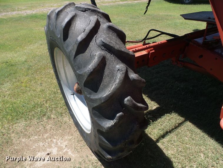 image for item DC5093 1985 Massey-Ferguson 860 combine