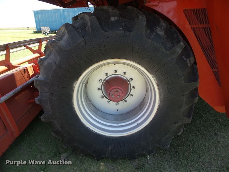 image for item DC5093 1985 Massey-Ferguson 860 combine