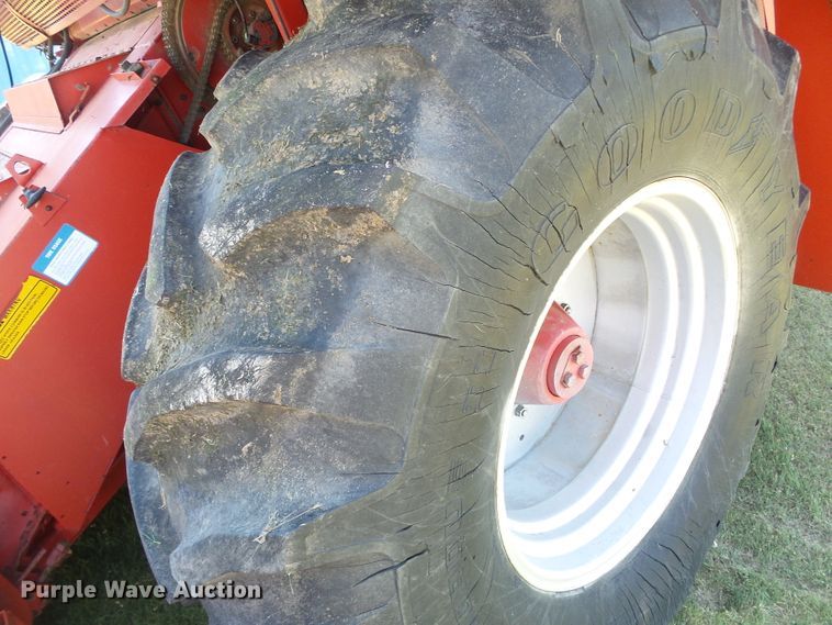 image for item DC5093 1985 Massey-Ferguson 860 combine