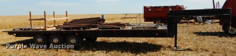 image for item DC5095 1979 W-W flatbed trailer