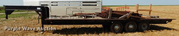 image for item DC5095 1979 W-W flatbed trailer