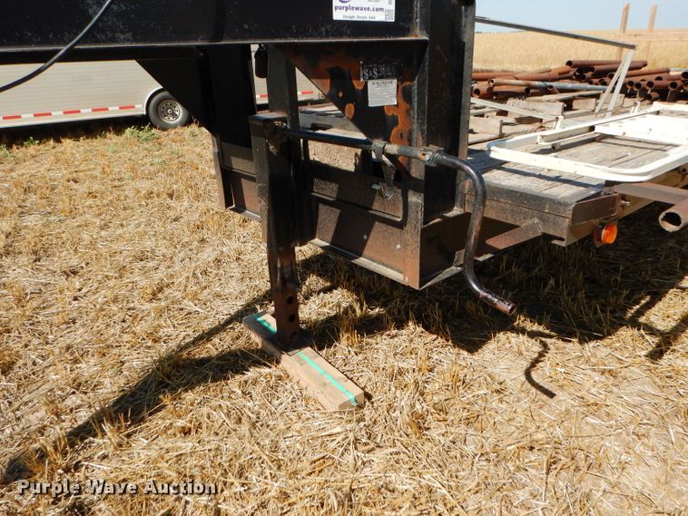 image for item DC5095 1979 W-W flatbed trailer