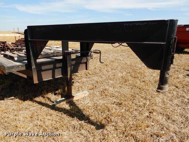 image for item DC5095 1979 W-W flatbed trailer