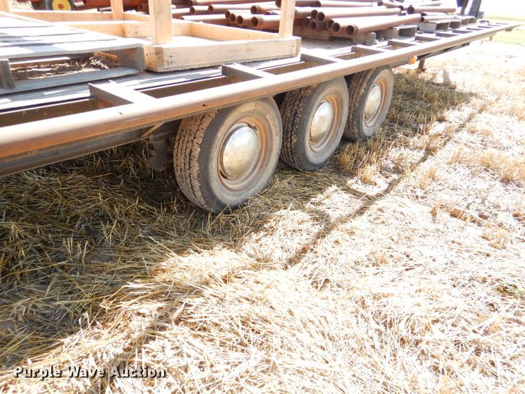 image for item DC5095 1979 W-W flatbed trailer