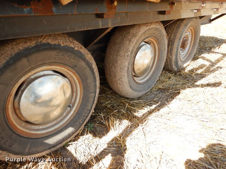 image for item DC5095 1979 W-W flatbed trailer