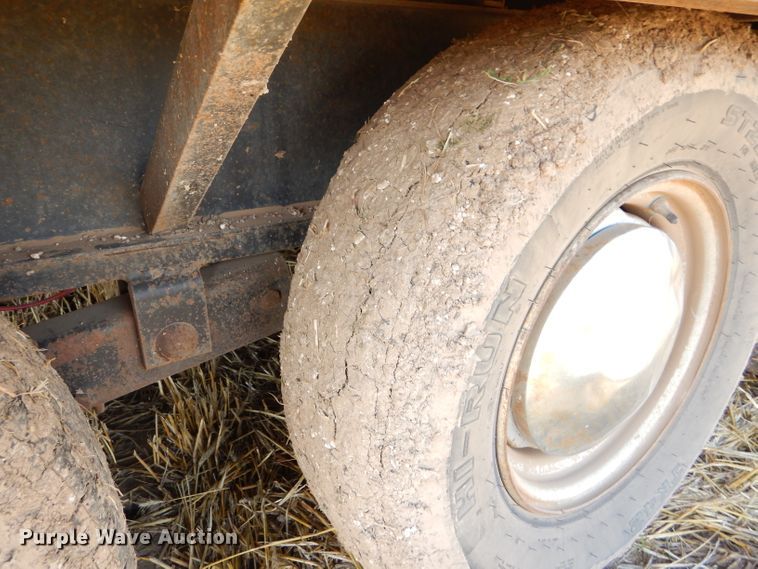 image for item DC5095 1979 W-W flatbed trailer