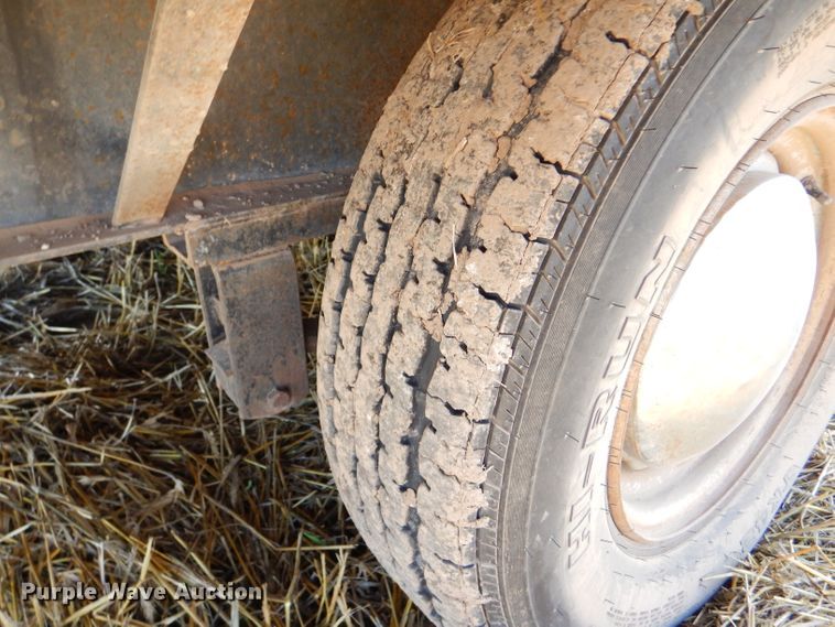 image for item DC5095 1979 W-W flatbed trailer