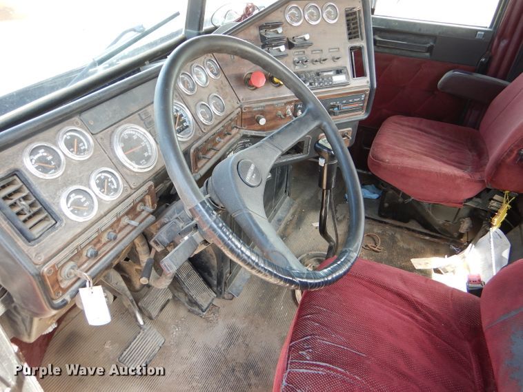 image for item DC5096 1996 Freightliner FLD semi truck