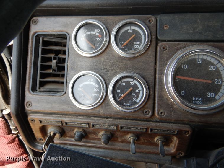 image for item DC5096 1996 Freightliner FLD semi truck