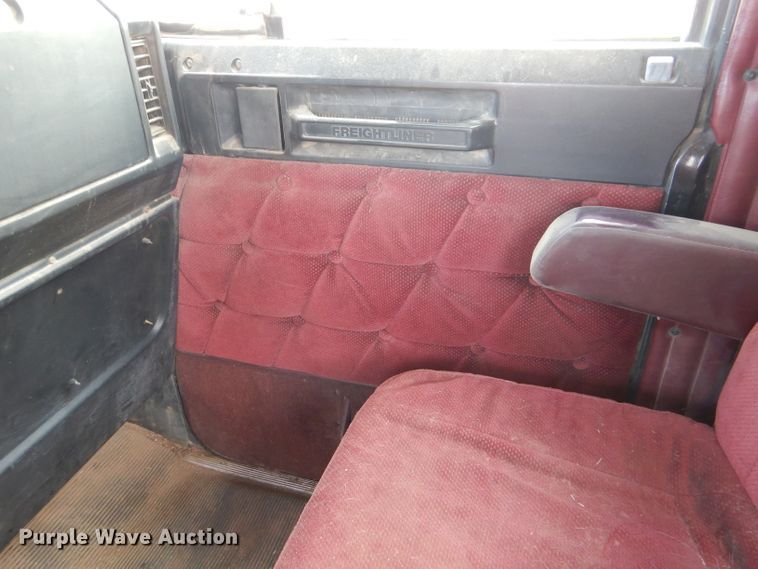 image for item DC5096 1996 Freightliner FLD semi truck