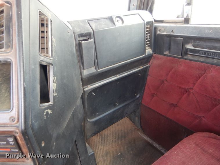 image for item DC5096 1996 Freightliner FLD semi truck