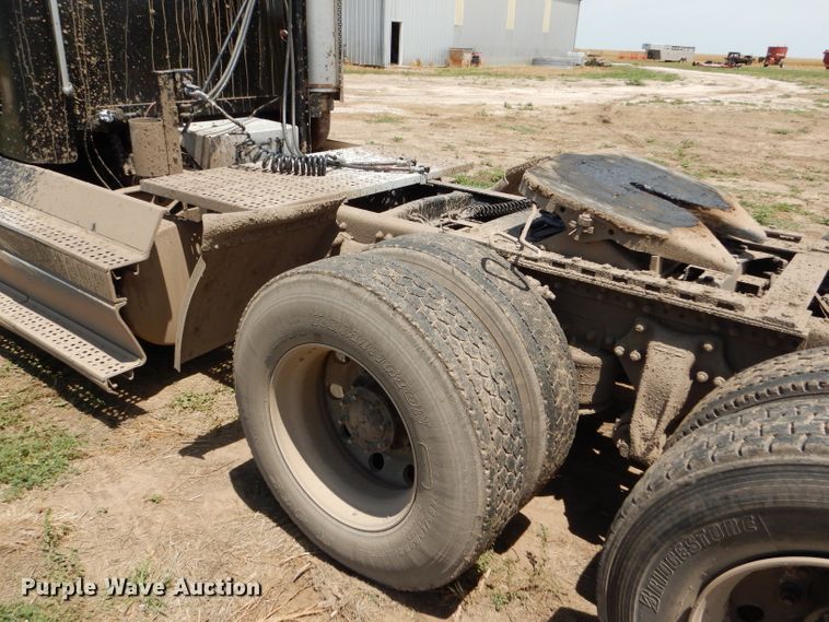 image for item DC5096 1996 Freightliner FLD semi truck