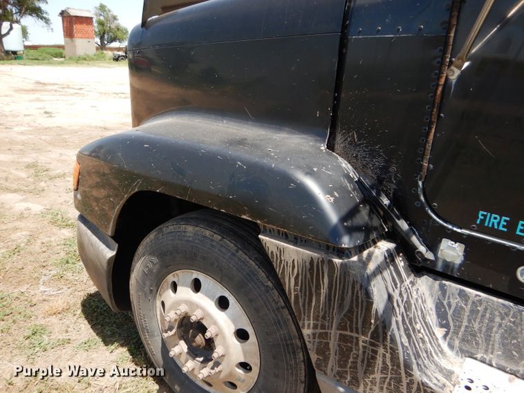 image for item DC5096 1996 Freightliner FLD semi truck