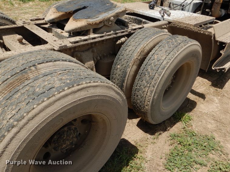 image for item DC5096 1996 Freightliner FLD semi truck