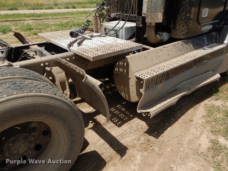 image for item DC5096 1996 Freightliner FLD semi truck