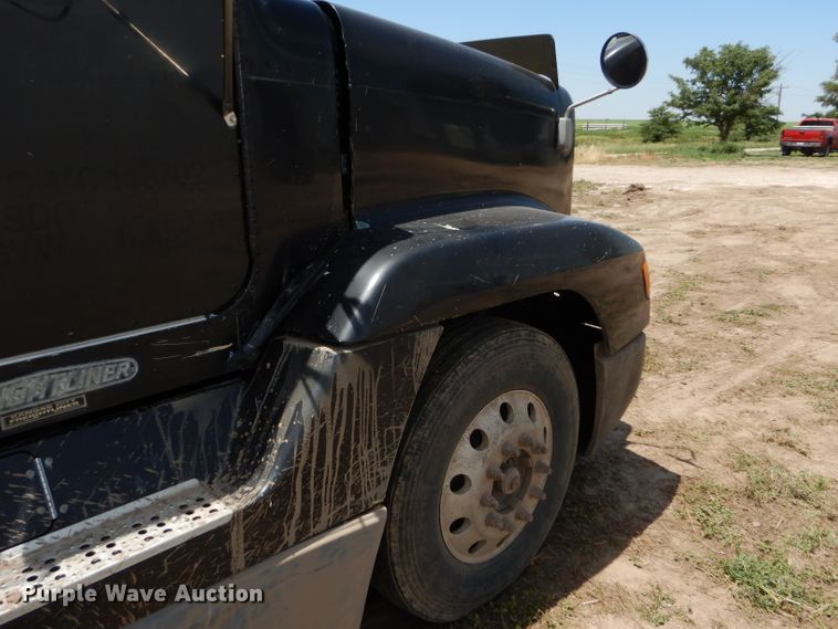 image for item DC5096 1996 Freightliner FLD semi truck