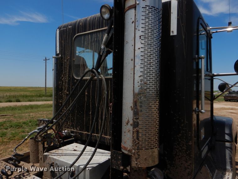 image for item DC5096 1996 Freightliner FLD semi truck