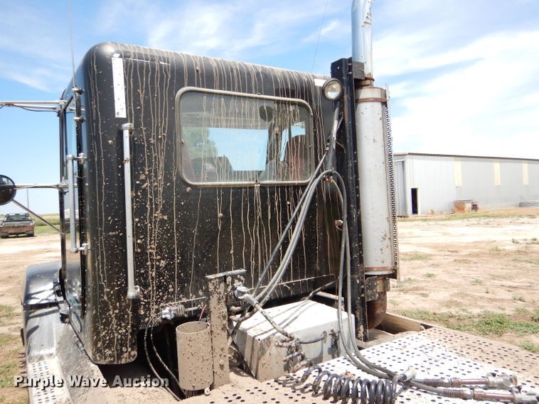 image for item DC5096 1996 Freightliner FLD semi truck