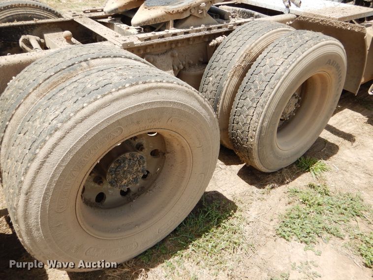 image for item DC5096 1996 Freightliner FLD semi truck