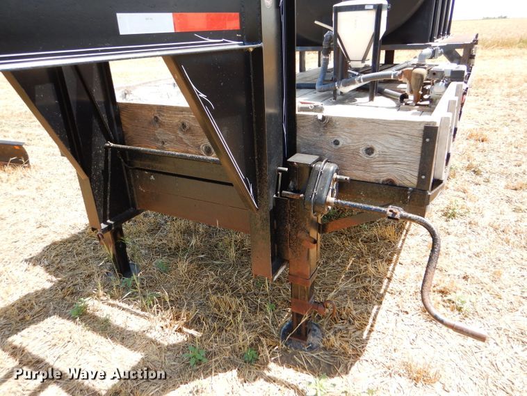 image for item DC5102 2003 Neal flatbed trailer with nurse tank