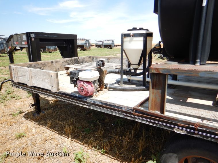 image for item DC5102 2003 Neal flatbed trailer with nurse tank