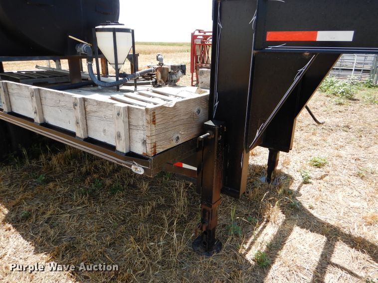 image for item DC5102 2003 Neal flatbed trailer with nurse tank