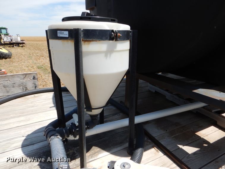 image for item DC5102 2003 Neal flatbed trailer with nurse tank