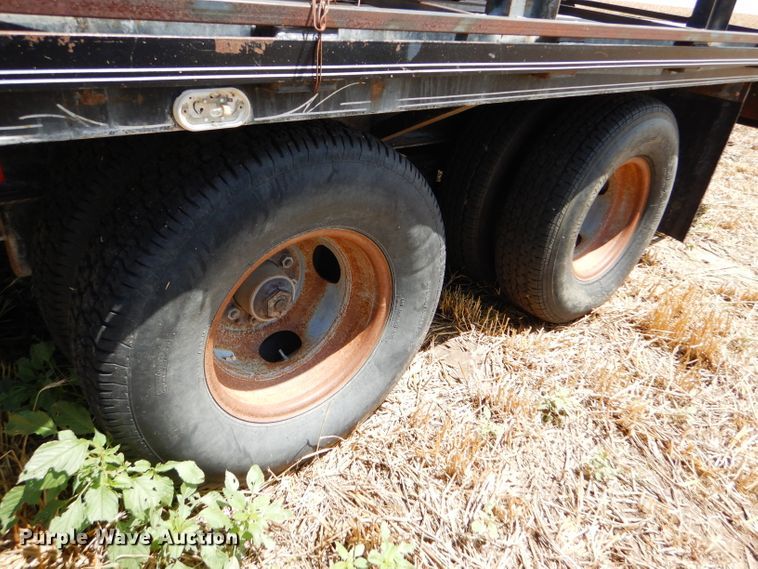 image for item DC5102 2003 Neal flatbed trailer with nurse tank