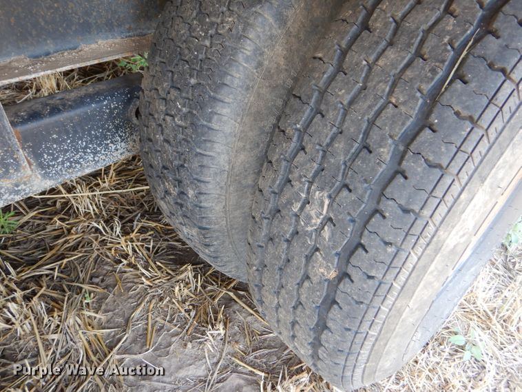 image for item DC5102 2003 Neal flatbed trailer with nurse tank