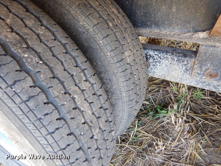 image for item DC5102 2003 Neal flatbed trailer with nurse tank