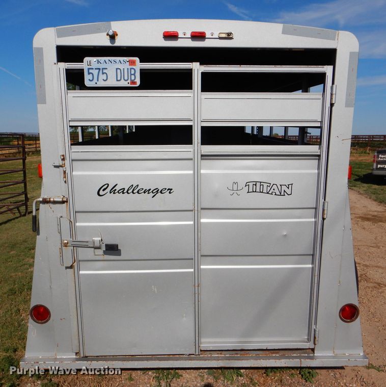 image for item DC5103 2007 Titan Challenger livestock trailer