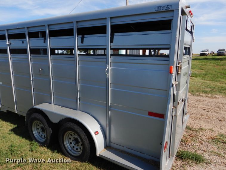 image for item DC5103 2007 Titan Challenger livestock trailer