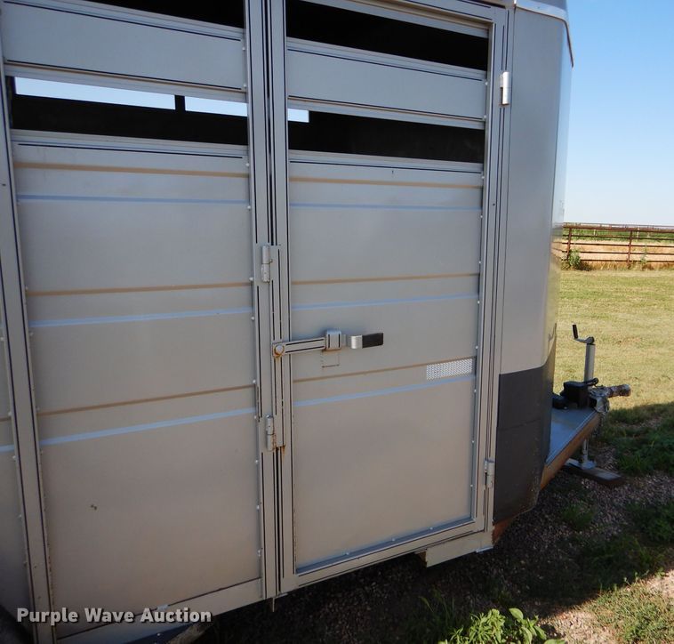 image for item DC5103 2007 Titan Challenger livestock trailer