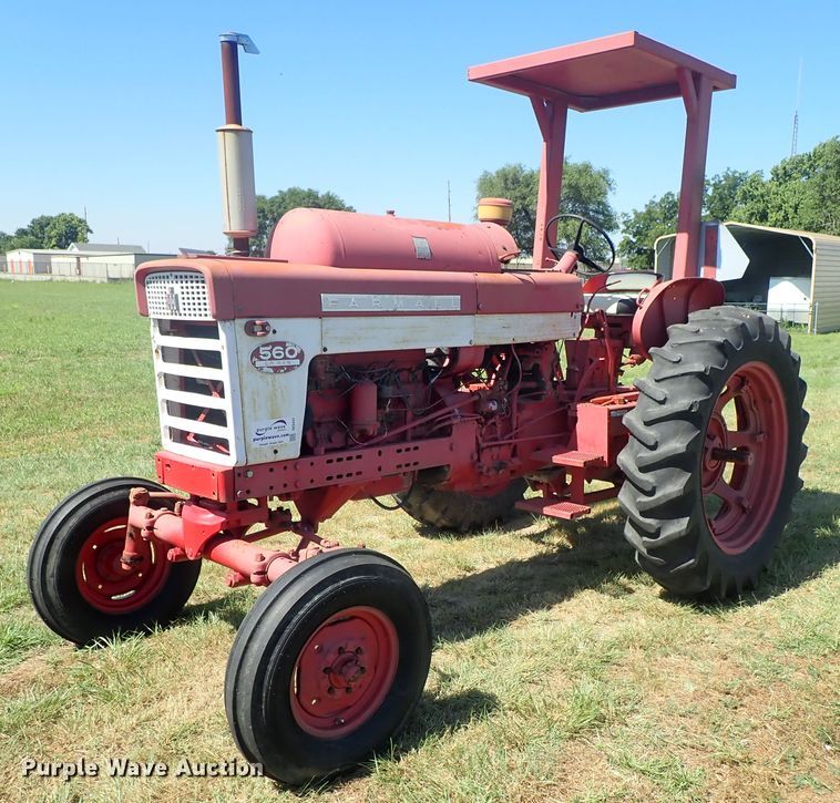 image for item DE5443 Farmall 560 tractor