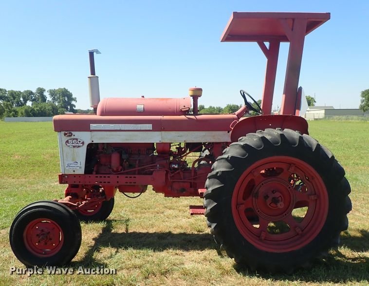 image for item DE5443 Farmall 560 tractor