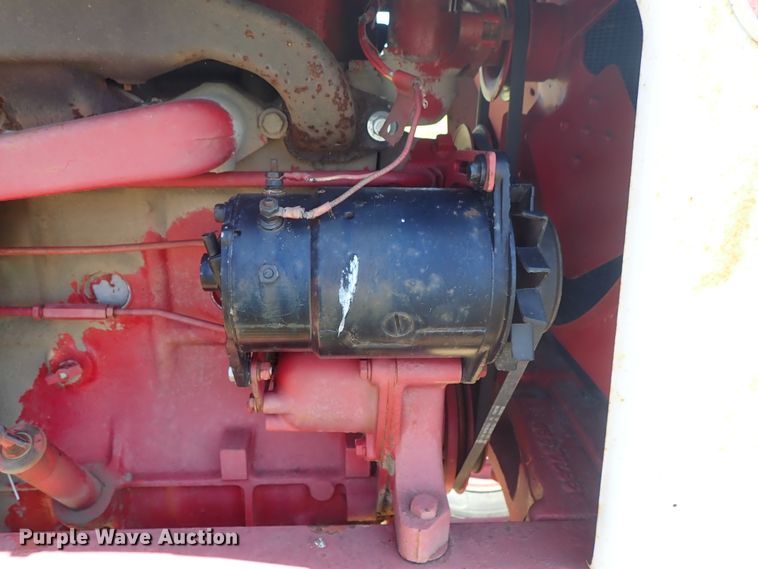 image for item DE5443 Farmall 560 tractor