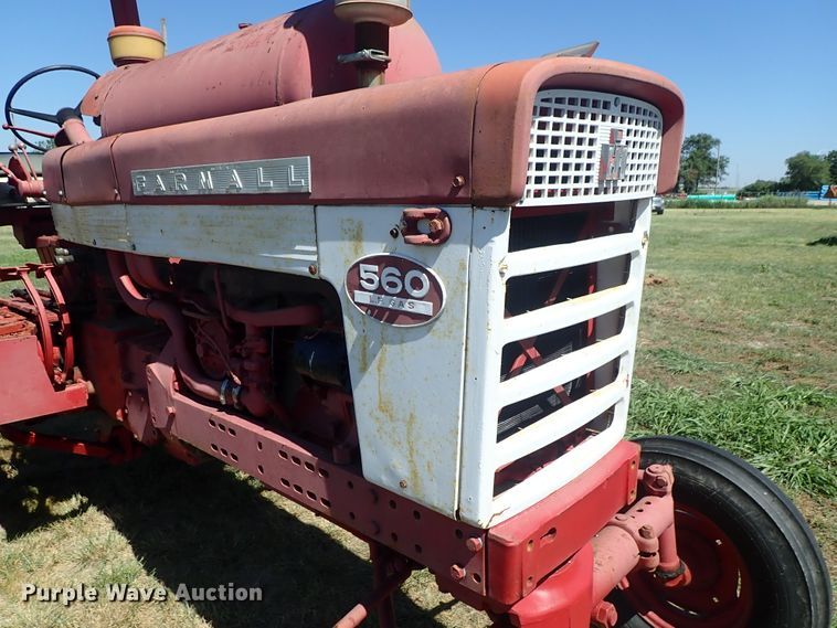 image for item DE5443 Farmall 560 tractor