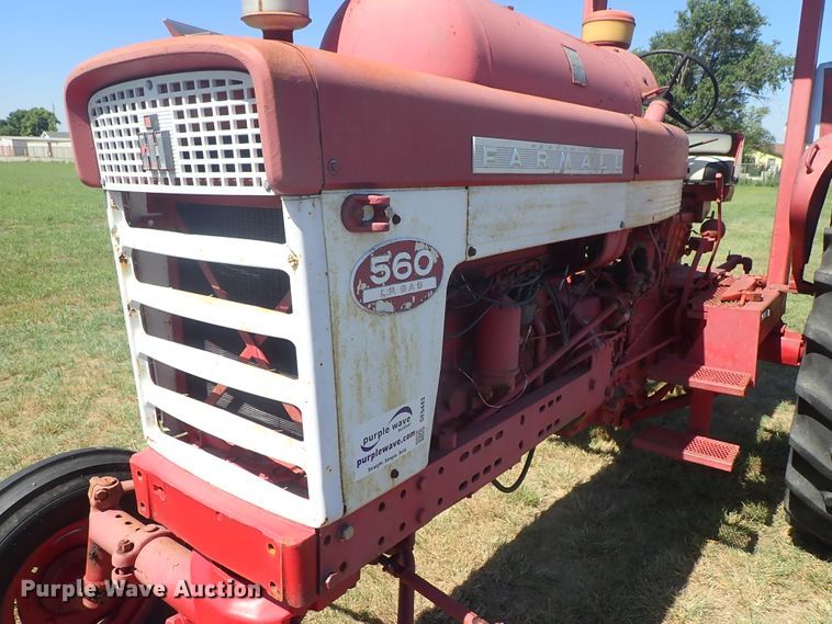 image for item DE5443 Farmall 560 tractor