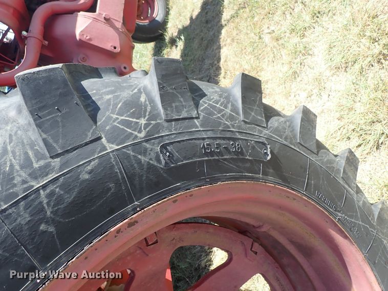 image for item DE5443 Farmall 560 tractor