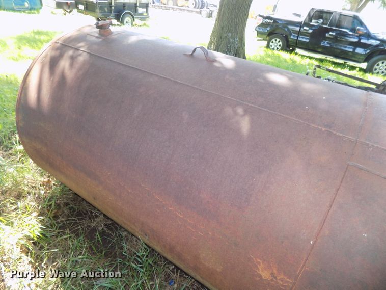 image for item DE7743 Fuel tank