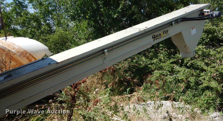 image for item DE8526 Willmar Load Runner 16 seed tender bed