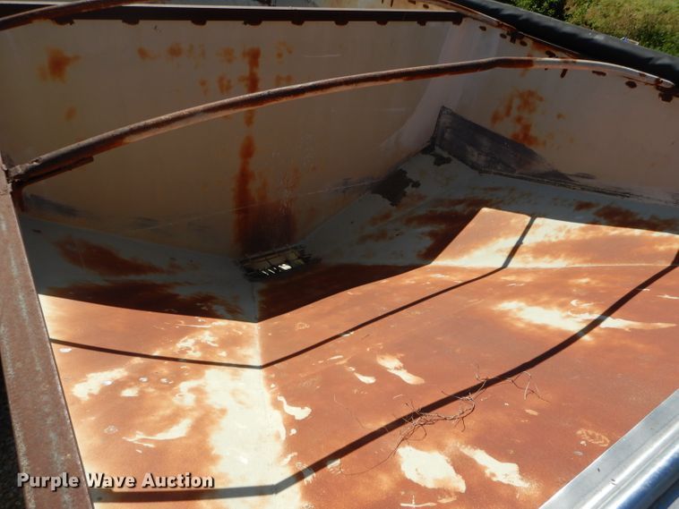 image for item DE8526 Willmar Load Runner 16 seed tender bed