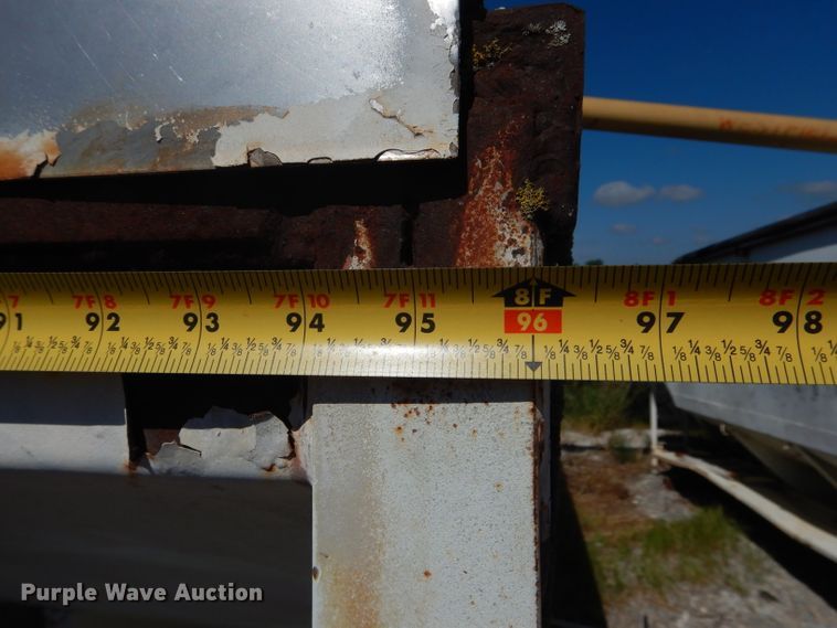 image for item DE8526 Willmar Load Runner 16 seed tender bed